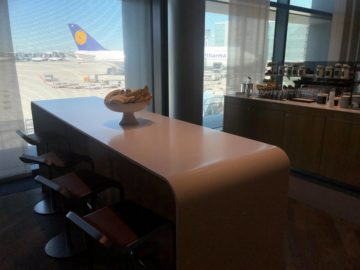 lufthansa senator lounge frankfurt a tresen