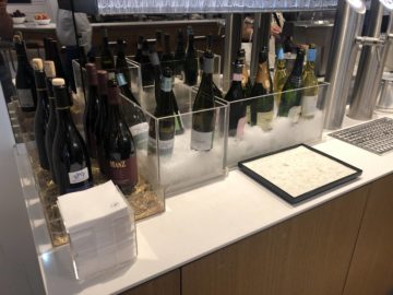 lufthansa senator lounge frankfurt a wein champagner
