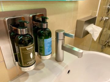 lufthansa senator lounge frankfurt c16 dusche seifenspender