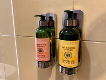 lufthansa senator lounge frankfurt c16 dusche spender