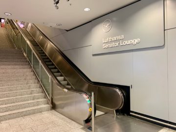 lufthansa senator lounge frankfurt c16 rolltreppe