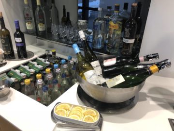 lufthansa senator lounge hannover drinks