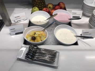 lufthansa senator lounge hannover joghurt