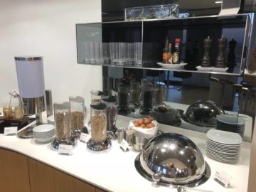 lufthansa senator lounge hannover muesli eier