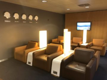 lufthansa senator lounge hannover sessel corner