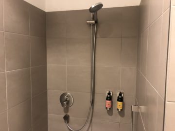 lufthansa senator lounge muenchen g24 duschkopf