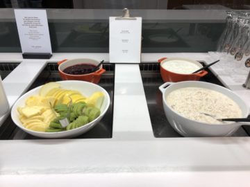 lufthansa senator lounge muenchen satellit schengen joghurt gruetze
