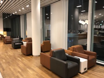 lufthansa senator lounge muenchen satellit schengen sessel