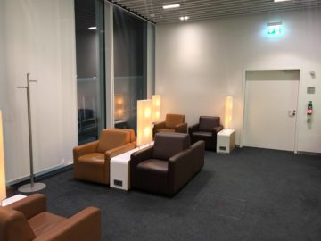 lufthansa senator lounge muenchen satellit schengen sessel hintererbereich