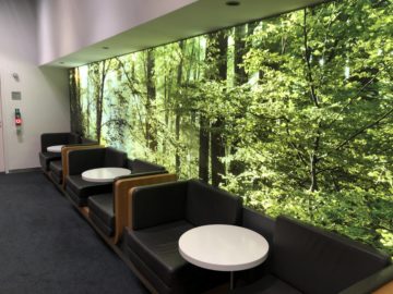 lufthansa senator lounge muenchen satellit schengen tische hinten