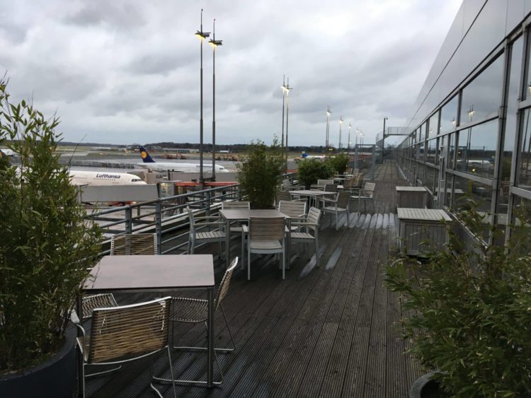 lufthansa senator lounge hamburg dachterasse2