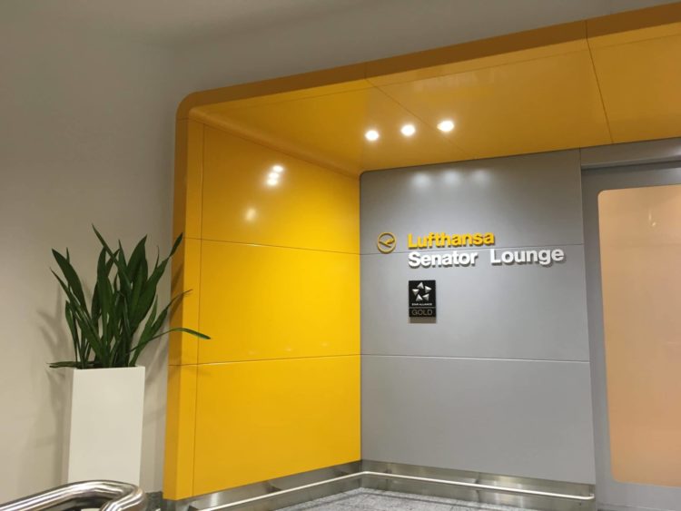 lufthansa senator loungeb frankfurt eingangsbereich 2