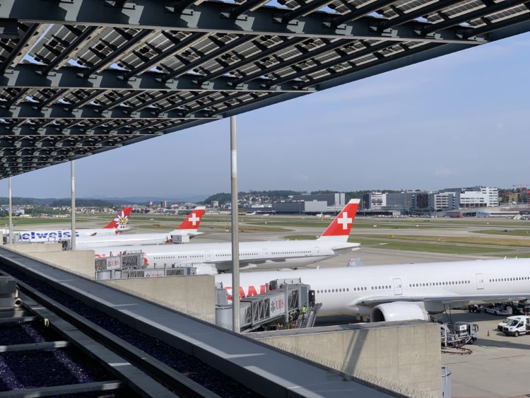 primeclass lounge zuerich terminal e ausblick 1