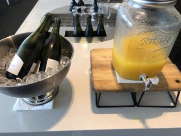 qantas international business lounge sydney saft weine