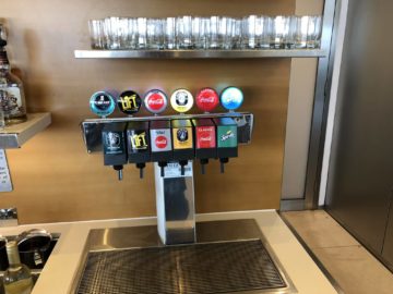 qantas international business lounge sydney softgetraenke