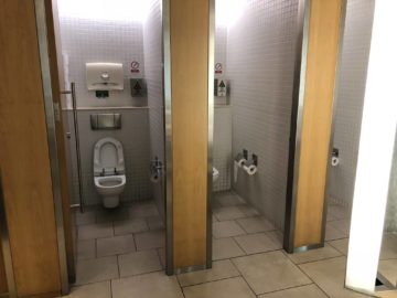 qantas international business lounge sydney toiletten