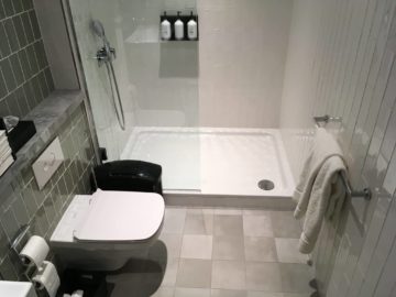 qantas london lounge londonheathrow dusche