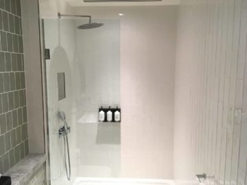 qantas london lounge londonheathrow dusche2