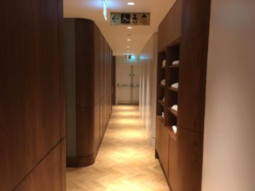 qantas london lounge londonheathrow gang dusche