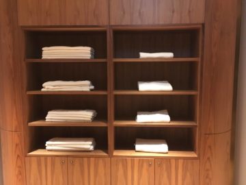 qantas london lounge londonheathrow handtuecher