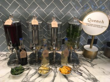qantas london lounge londonheathrow wasser mit geschmack