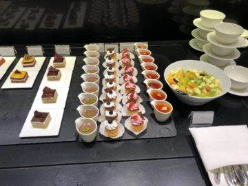 qatar airways al mourjan business class lounge obst suesses
