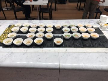 qatar airways al mourjan business class lounge salate restaurant