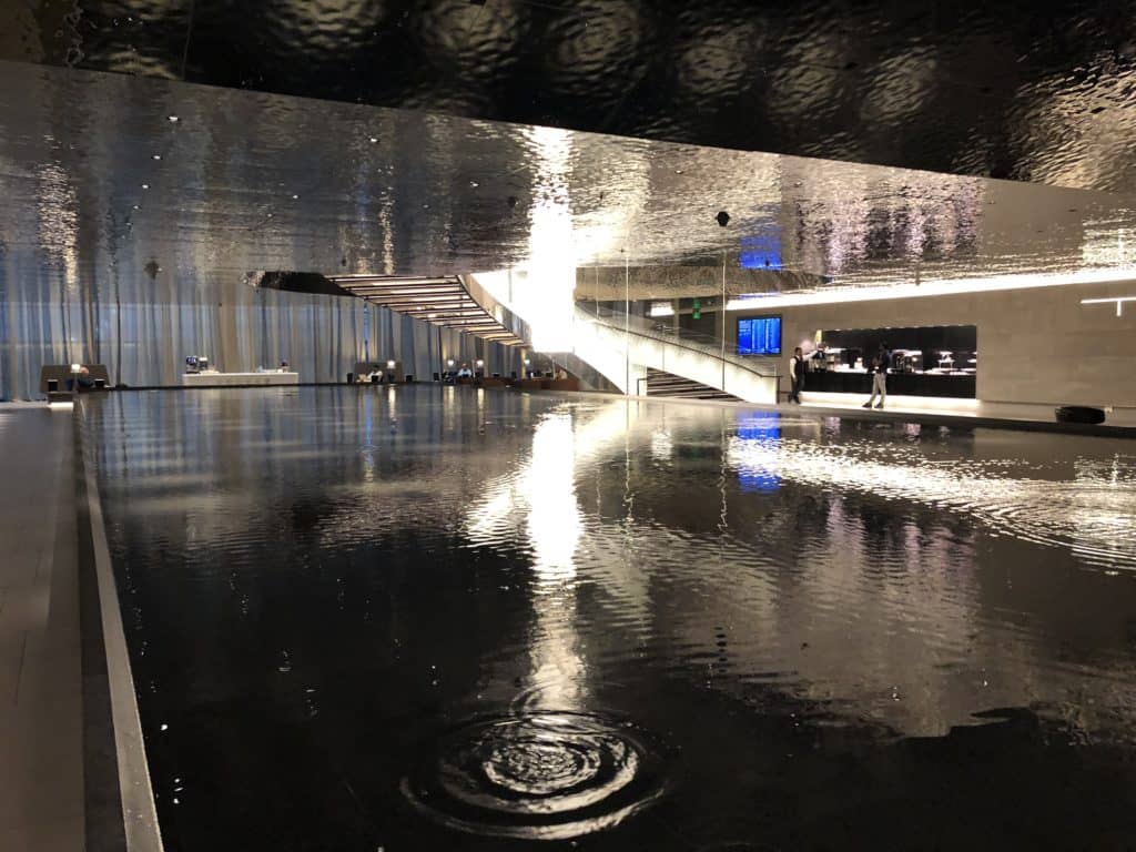 qatar airways al mourjan business class lounge wasser treppe lounge