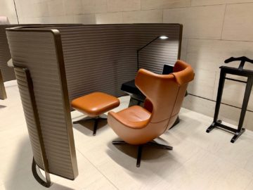 qatar airways al safwa first class lounge doha arbeitsplatz