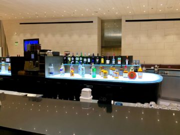 qatar airways al safwa first class lounge doha bar 2