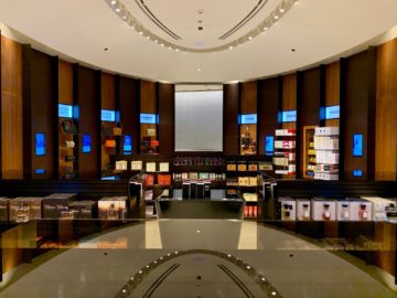 qatar airways al safwa first class lounge doha duty free shop 1
