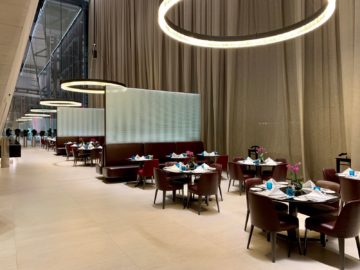 qatar airways al safwa first class lounge doha essbereich 2