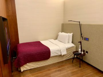 qatar airways al safwa first class lounge doha hotelzimmer 2