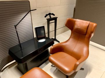 qatar airways al safwa first class lounge doha sessel