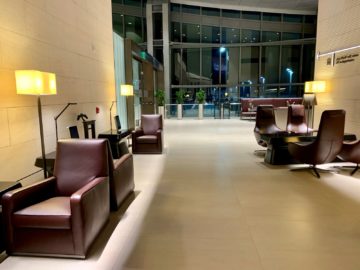 qatar airways al safwa first class lounge doha sitzgelegenheiten