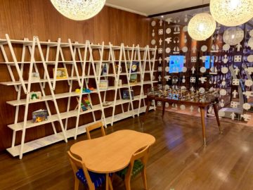 qatar airways al safwa first class lounge doha spielzimmer 1
