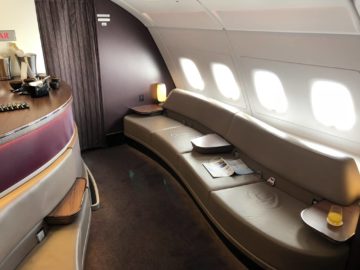 qatar airways business class a380 bar sitz hell