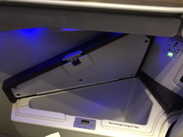 qatar airways business class a380 verstauraum rechts