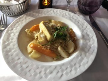 qatar airways business class boeing 777 200lr hauptspeise pasta