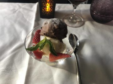 qatar airways business class boeing 777 200lr nachtisch eiscreme