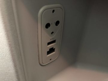 qatar airways business class boeing 777 200lr usb anschluss