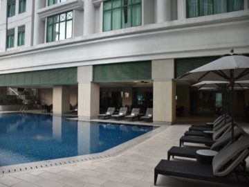 ritz carlton kuala lumpur pool bar