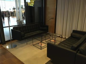 sas gold lounge kopenhagen sofa