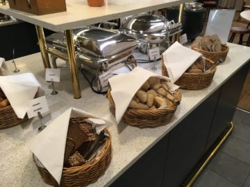 sas gold lounge stockholm brot2