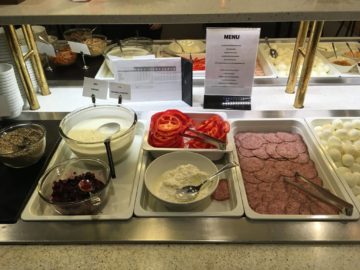 sas gold lounge stockholm fruehstuecksauswahl