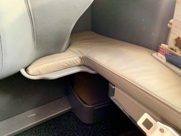 singapore airlines business class a350 900ulr fussablage 1
