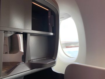 singapore airlines business class a350 900ulr staufach 4