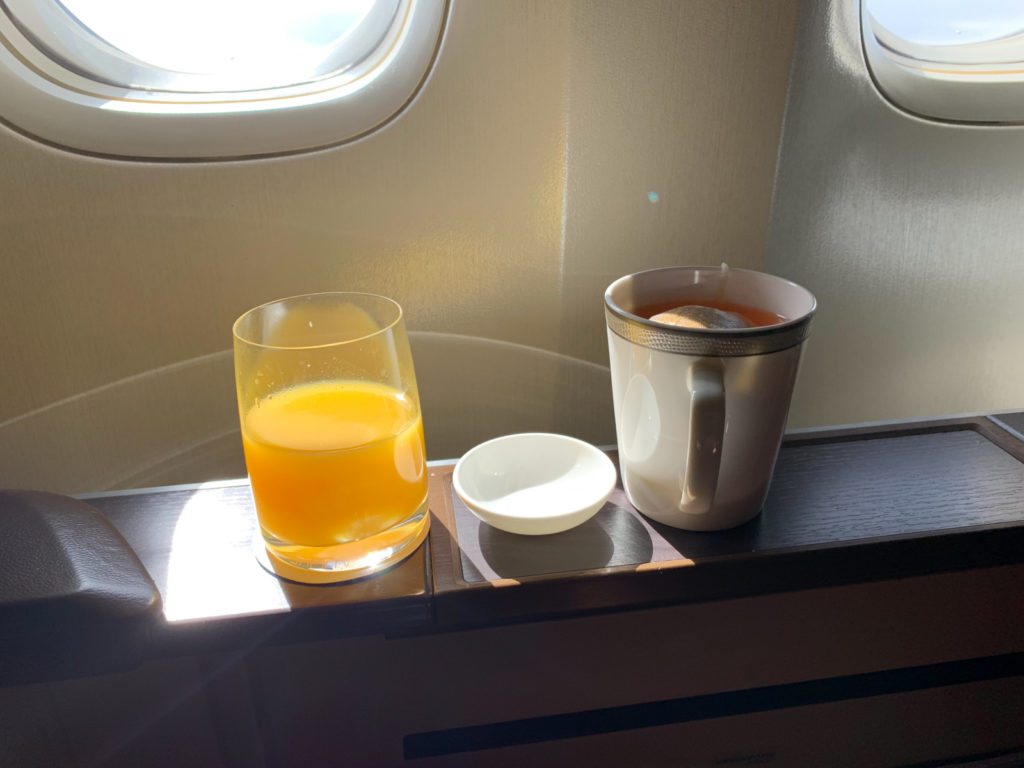Tee und Orangensaft