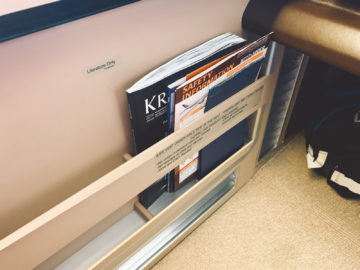 singapore airlines first class 777 300er staufach 1