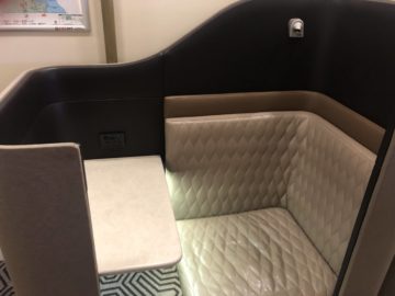 singapore airlines silverkris lounge brisbane arbeitsplatz